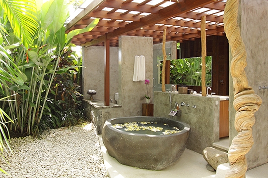 Villa Radha - Ensuite bathtub